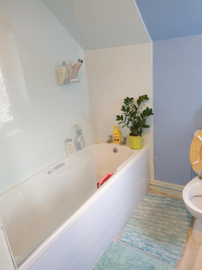 Lotus Pod House Homestay Horsell Εξωτερικό φωτογραφία