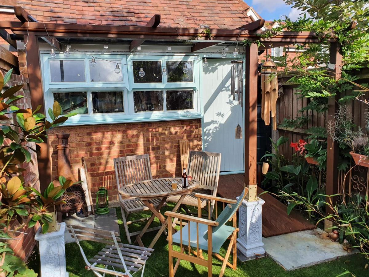 Lotus Pod House Homestay Horsell Εξωτερικό φωτογραφία