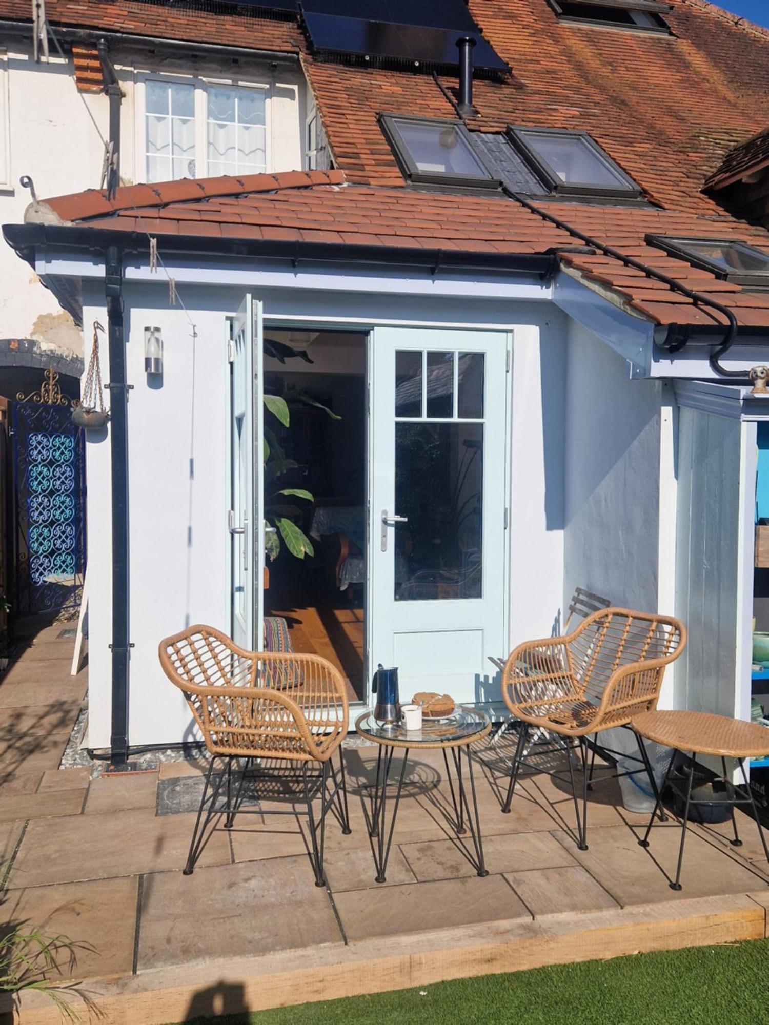Lotus Pod House Homestay Horsell Εξωτερικό φωτογραφία